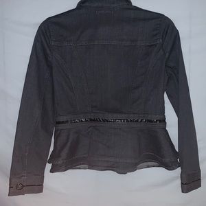 White House Black Market. Size op.